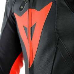 Cuir combinaisons perf. 1pce LAGUNA SECA 5 noir-rouge fluo